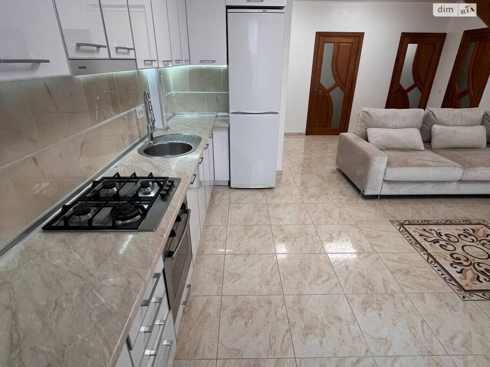 Продаж п`ятикімнатної квартири в Вовчинцю, на вул. Європейська 2, фото 1 Продаж п`ятикімнатної квартири в Вовчинцю, на вул. Європейська 2, фото 1