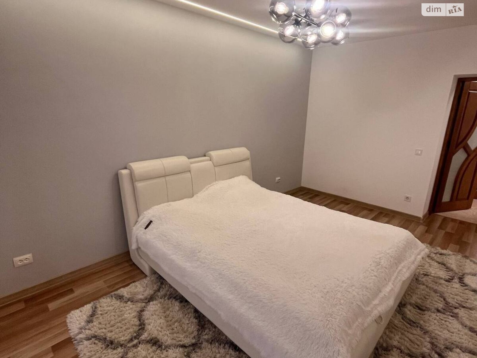 Продаж п`ятикімнатної квартири в Вовчинцю, на вул. Європейська 2, фото 1 Продаж п`ятикімнатної квартири в Вовчинцю, на вул. Європейська 2, фото 1