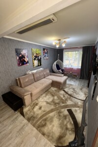 Продажа трехкомнатной квартиры в Вольногорске, на ул. Центральная 31А, кв. 17, фото 2 Продажа трехкомнатной квартиры в Вольногорске, на ул. Центральная 31А, кв. 17, фото 2