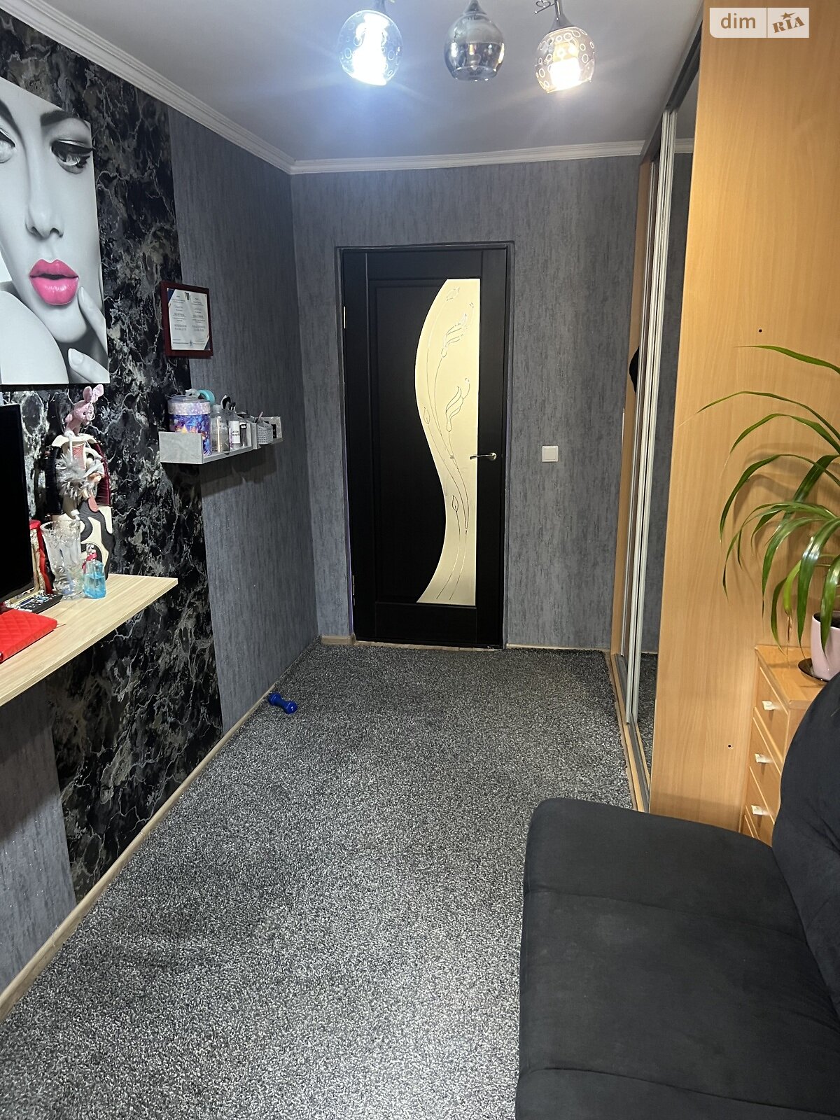 Продажа трехкомнатной квартиры в Вольногорске, на ул. Центральная 31А, кв. 17, фото 1 Продажа трехкомнатной квартиры в Вольногорске, на ул. Центральная 31А, кв. 17, фото 1