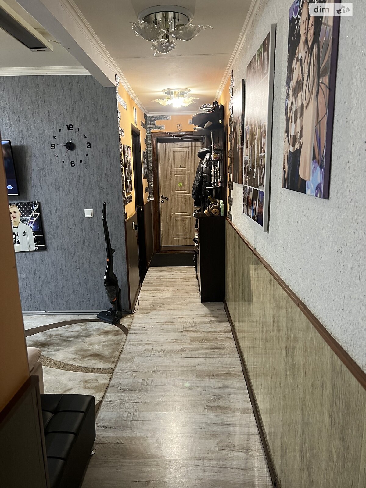 Продажа трехкомнатной квартиры в Вольногорске, на ул. Центральная 31А, кв. 17, фото 1 Продажа трехкомнатной квартиры в Вольногорске, на ул. Центральная 31А, кв. 17, фото 1