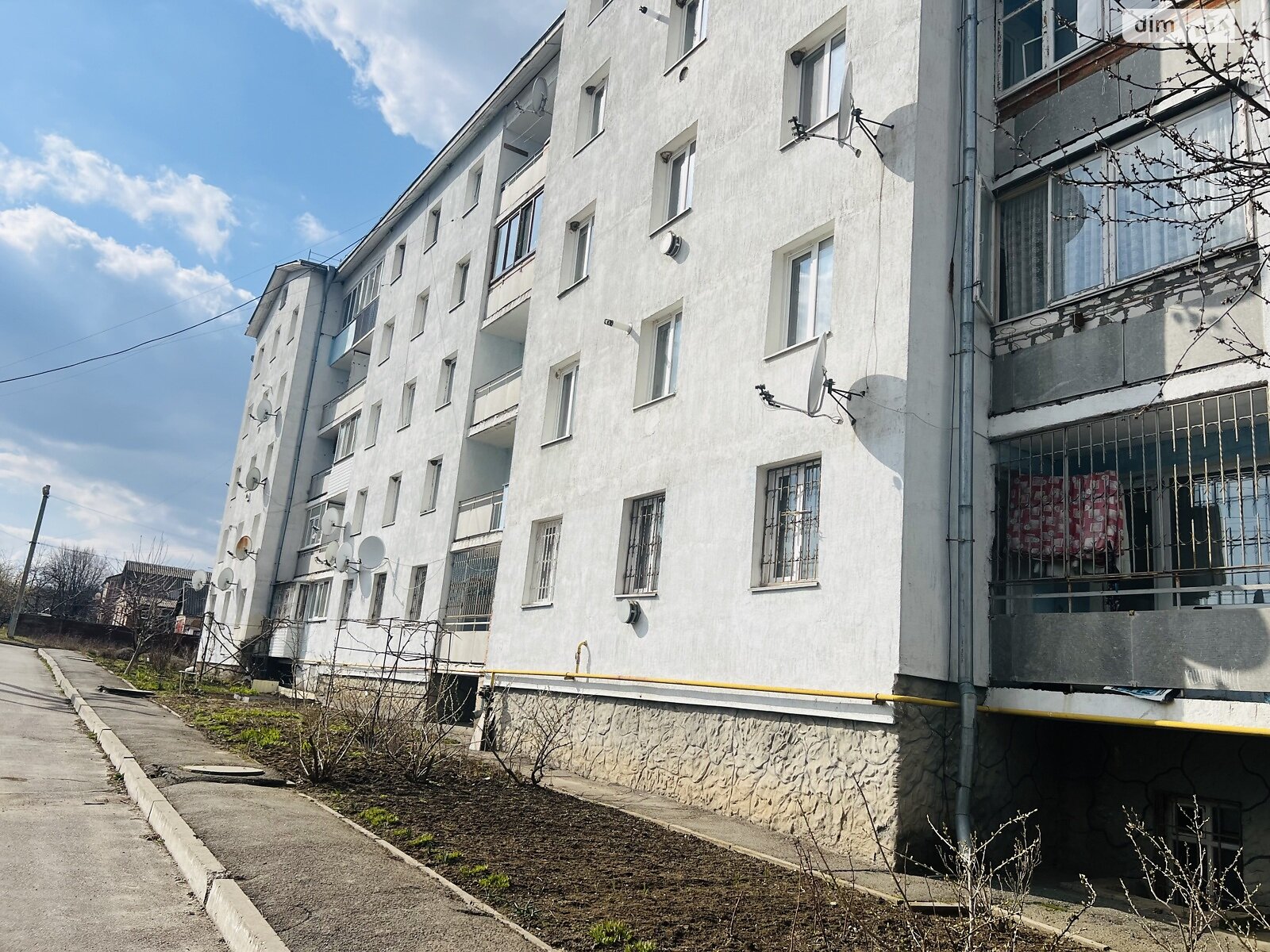 Продаж трикімнатної квартири в Вороновиці, на вул. Вишнева, фото 1