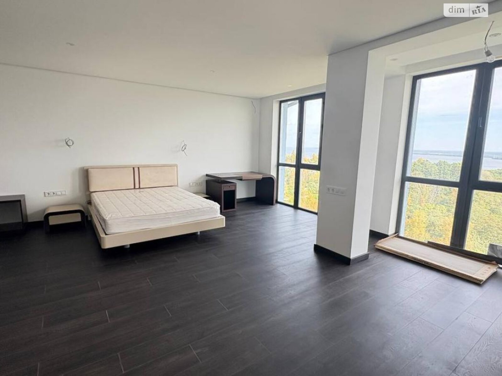 Продажа трехкомнатной квартиры в Вышгороде, на ул. Борисо-Глебская 110 корпус 4, район Вышгород фото 1 Продажа трехкомнатной квартиры в Вышгороде, на ул. Борисо-Глебская 110 корпус 4, район Вышгород фото 1