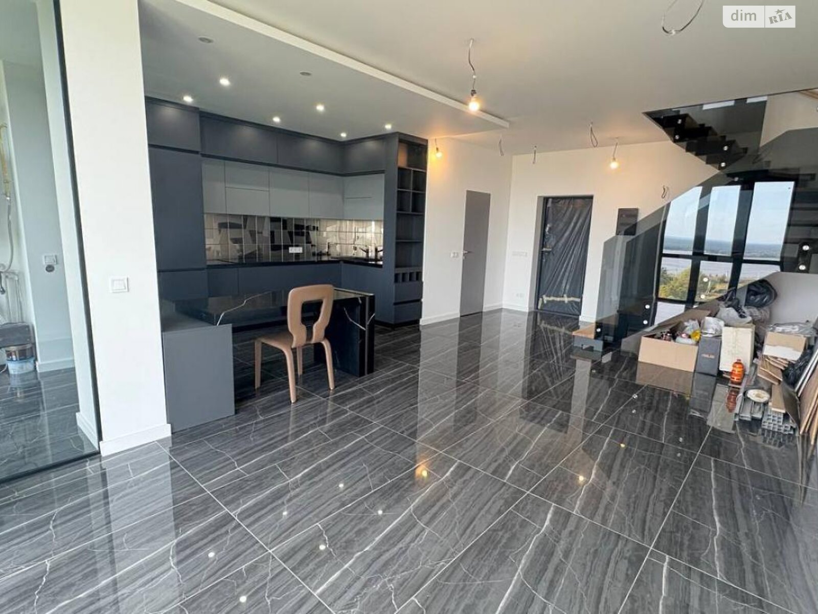 Продажа трехкомнатной квартиры в Вышгороде, на ул. Борисо-Глебская 110 корпус 4, район Вышгород фото 1 Продажа трехкомнатной квартиры в Вышгороде, на ул. Борисо-Глебская 110 корпус 4, район Вышгород фото 1