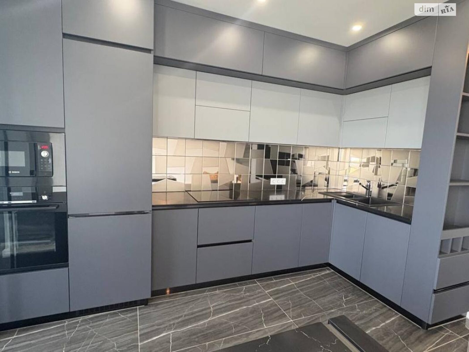 Продажа трехкомнатной квартиры в Вышгороде, на ул. Борисо-Глебская 110 корпус 4, район Вышгород фото 1 Продажа трехкомнатной квартиры в Вышгороде, на ул. Борисо-Глебская 110 корпус 4, район Вышгород фото 1