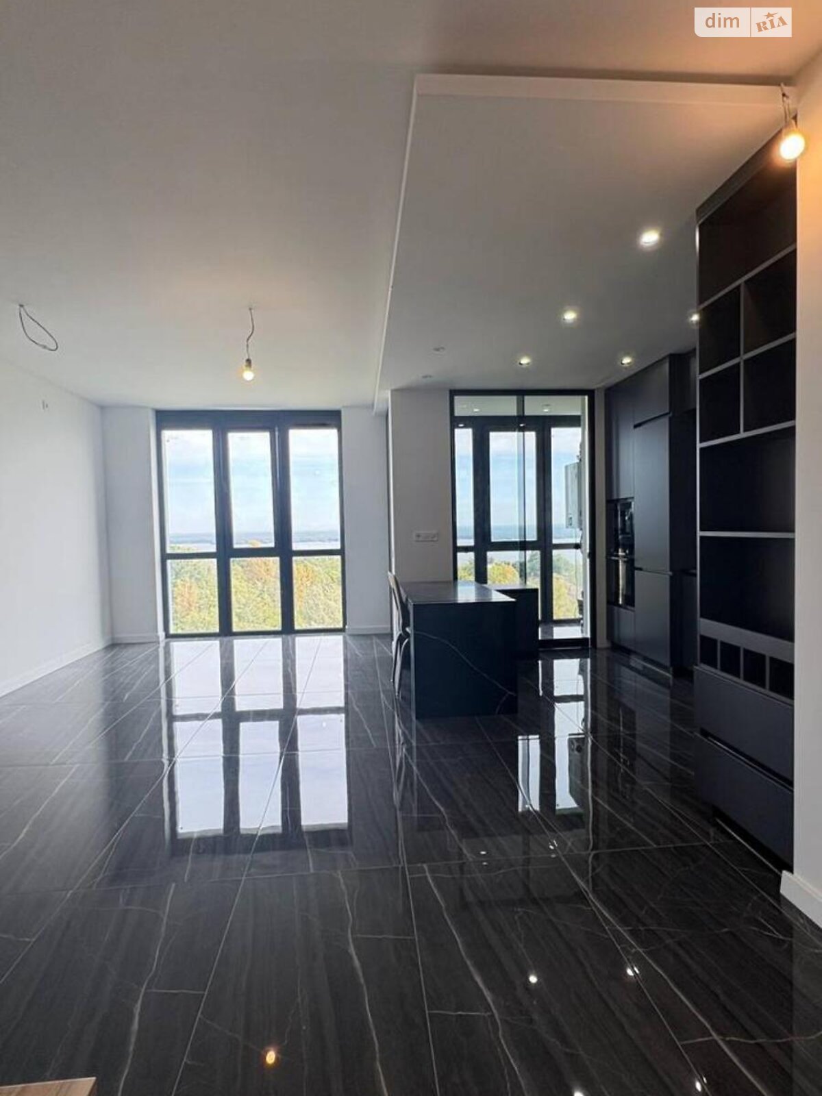 Продажа трехкомнатной квартиры в Вышгороде, на ул. Борисо-Глебская 110 корпус 4, район Вышгород фото 1 Продажа трехкомнатной квартиры в Вышгороде, на ул. Борисо-Глебская 110 корпус 4, район Вышгород фото 1