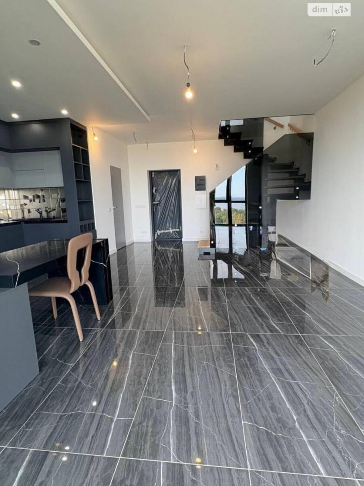 Продажа трехкомнатной квартиры в Вышгороде, на ул. Борисо-Глебская 110 корпус 4, район Вышгород фото 1 Продажа трехкомнатной квартиры в Вышгороде, на ул. Борисо-Глебская 110 корпус 4, район Вышгород фото 1