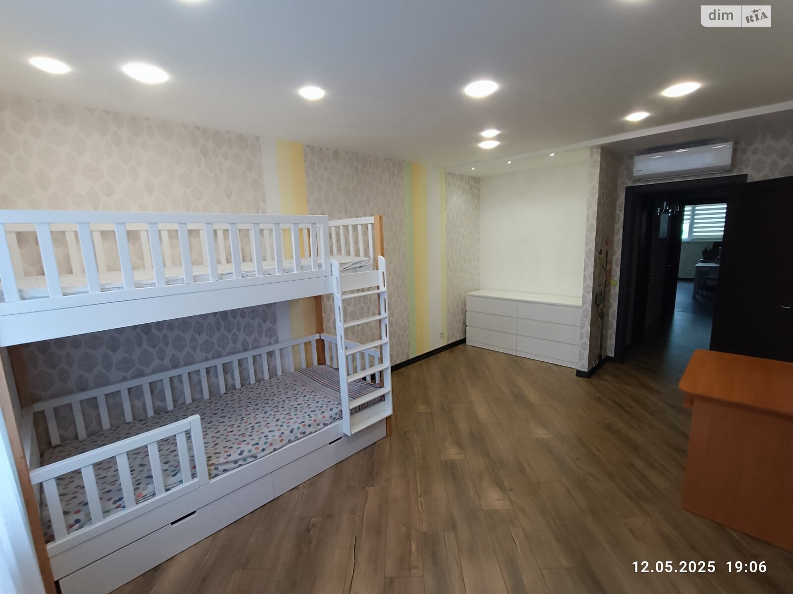 Продажа трехкомнатной квартиры в Вышгороде, на ул. Кургузова 1А корпус 1, район Вышгород фото 1