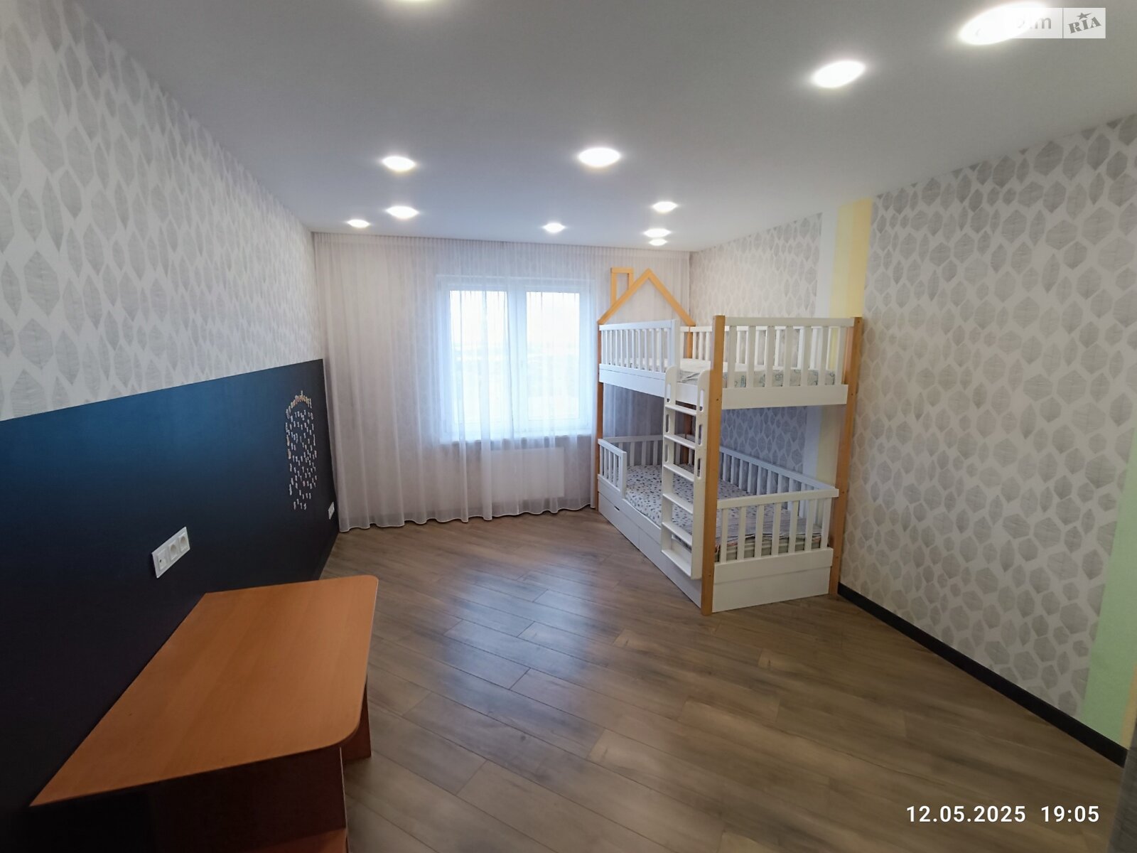 Продажа трехкомнатной квартиры в Вышгороде, на ул. Кургузова 1А корпус 1, район Вышгород фото 1