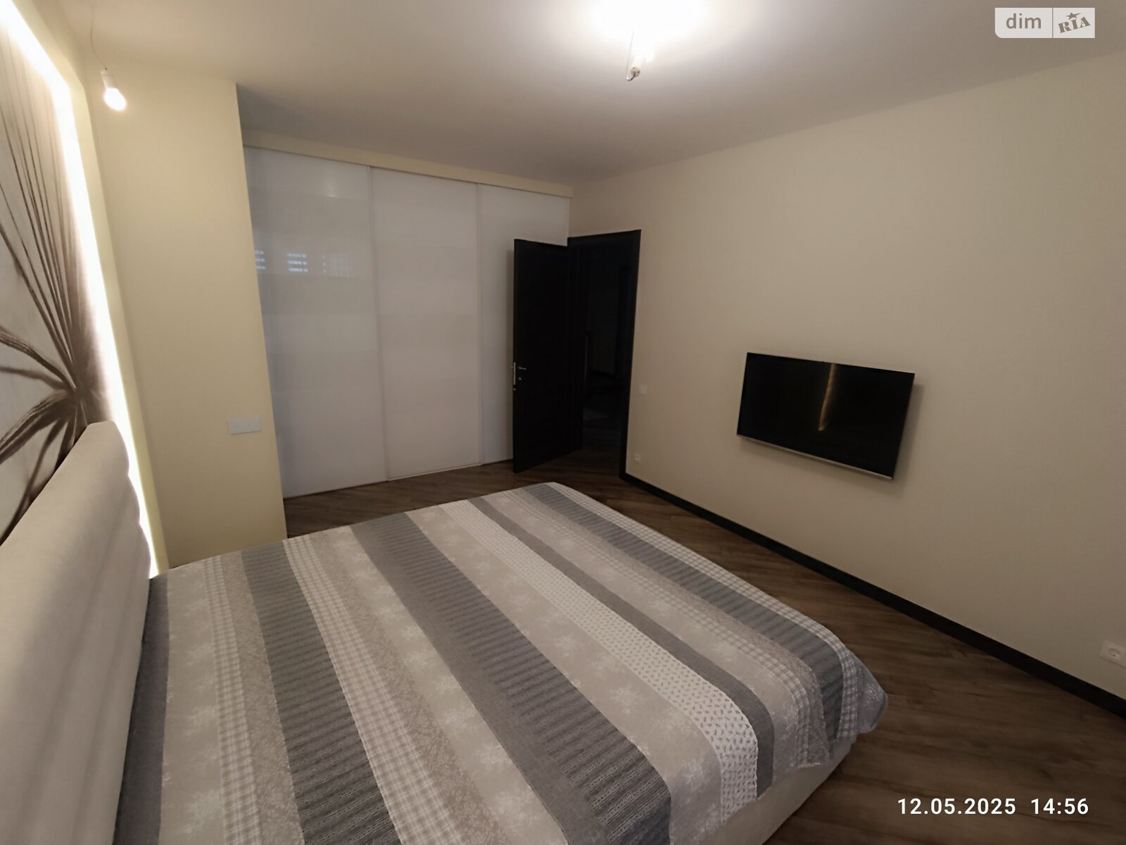 Продажа трехкомнатной квартиры в Вышгороде, на ул. Кургузова 1А корпус 1, район Вышгород фото 1