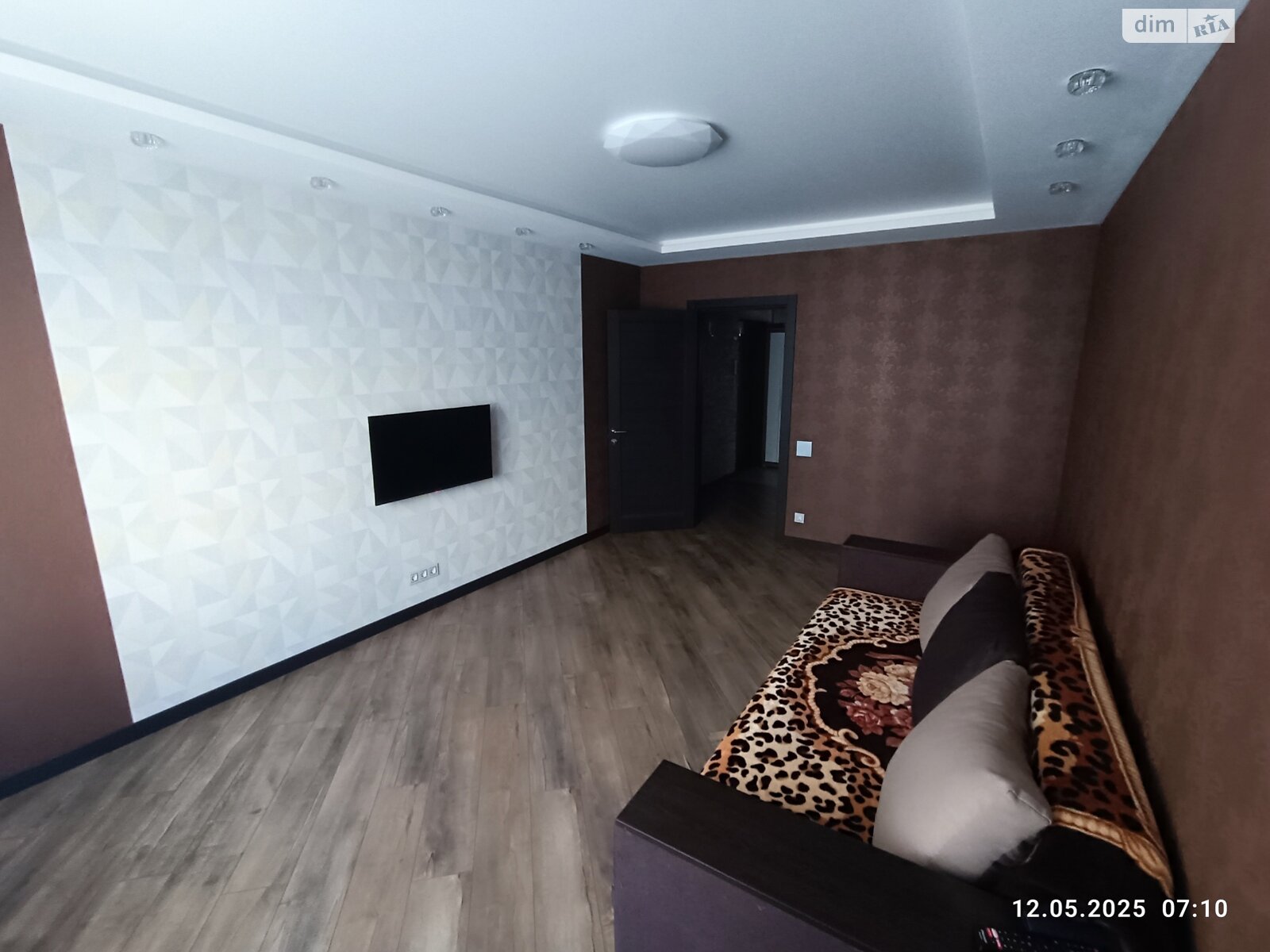 Продажа трехкомнатной квартиры в Вышгороде, на ул. Кургузова 1А корпус 1, район Вышгород фото 1