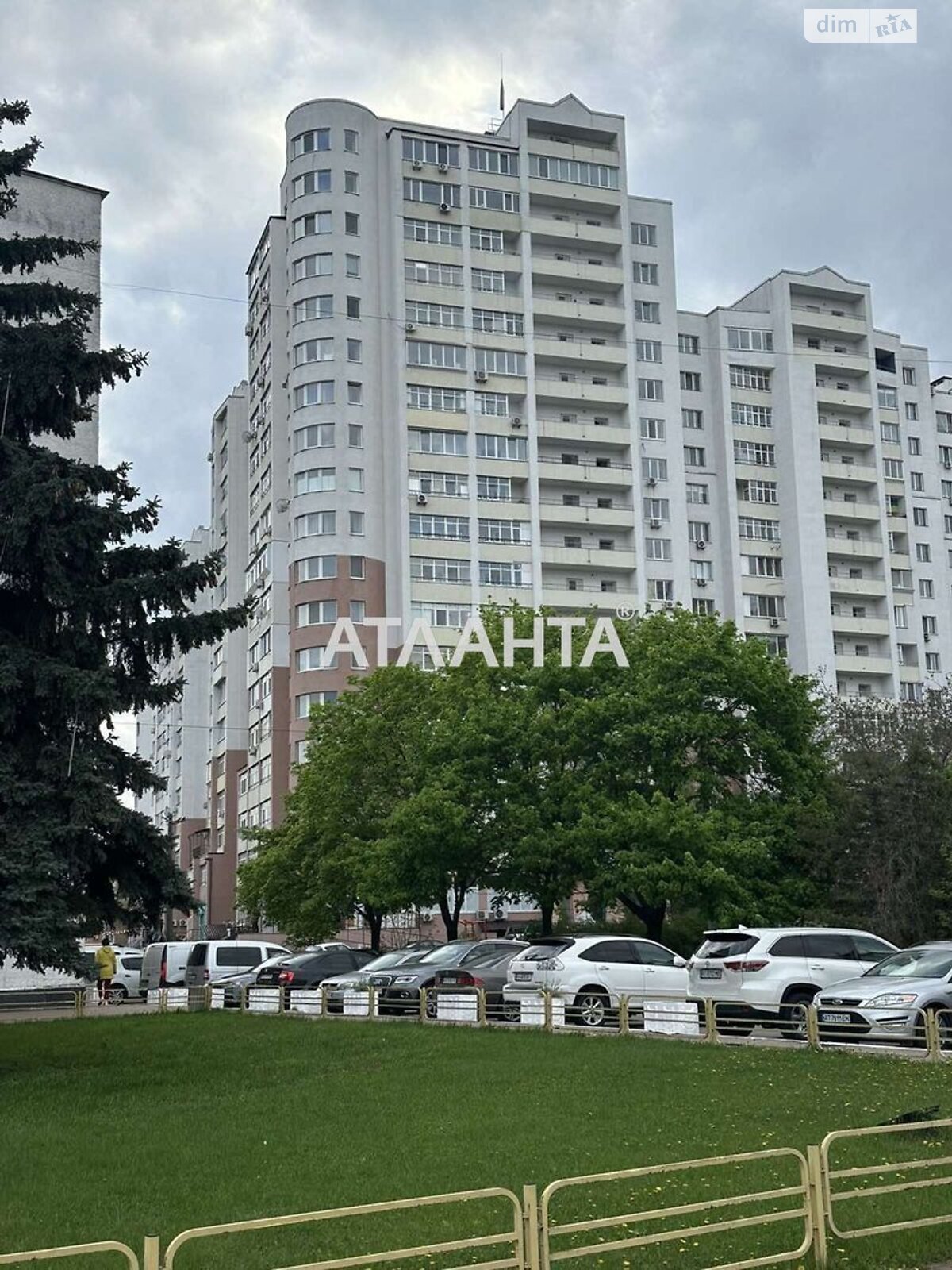 Продаж трикімнатної квартири в Вишгороді, на вул. Симоненка 4А, район Вишгород фото 1