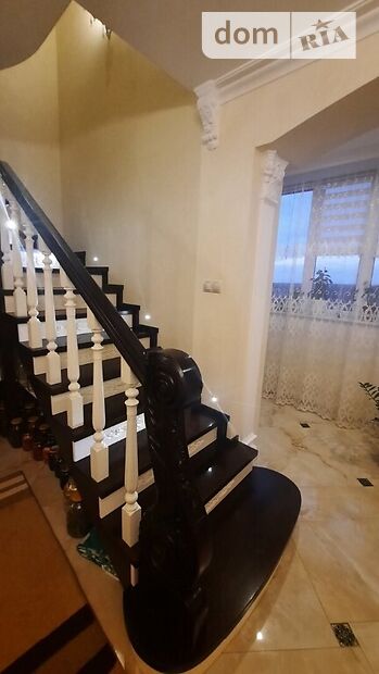 Продаж чотирикімнатної квартири в Новояворівську, на Вербицького вулиця, фото 1 Продаж чотирикімнатної квартири в Новояворівську, на Вербицького вулиця, фото 1