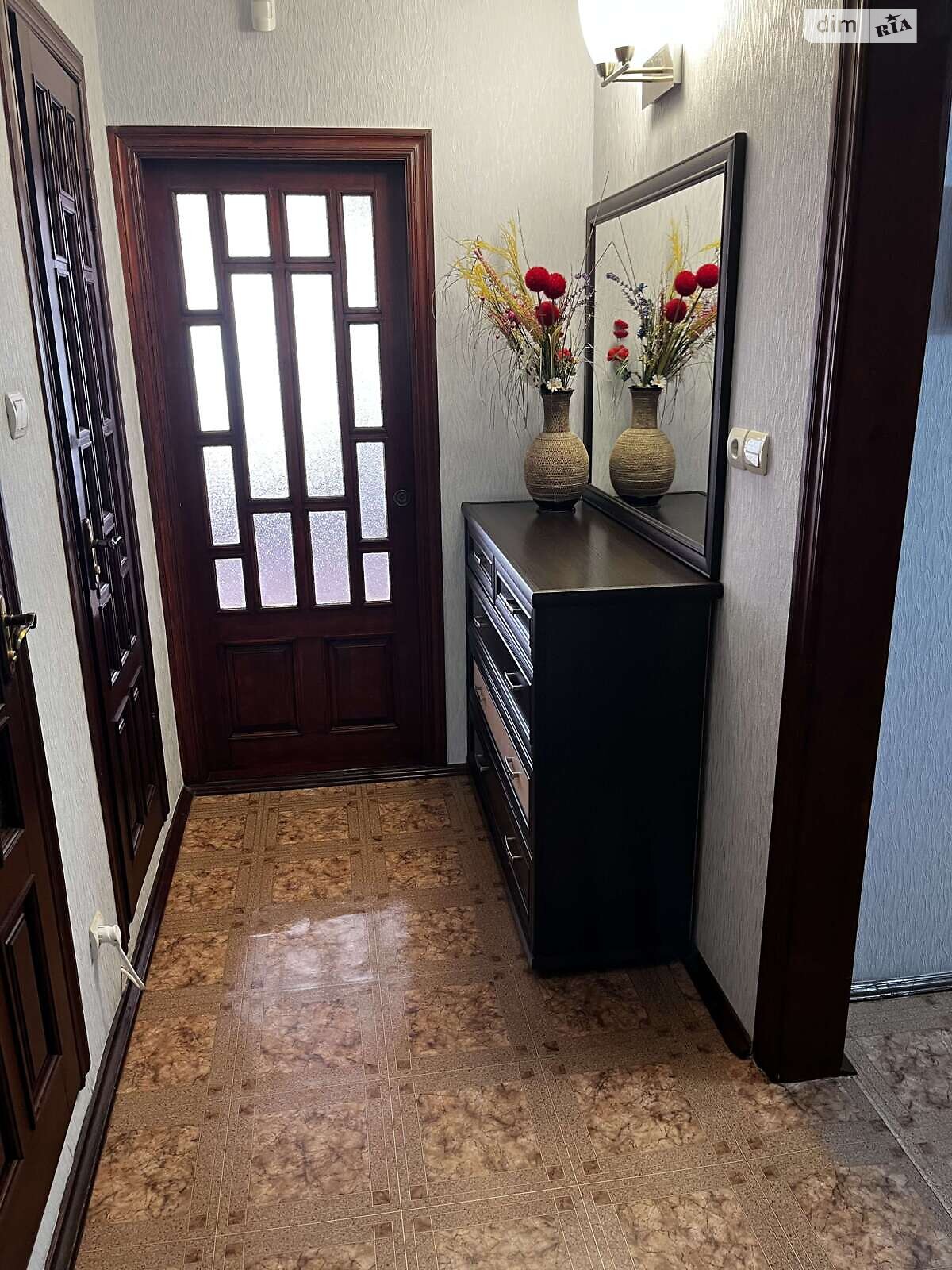 Продажа трехкомнатной квартиры в Южноукраинске, на ул. Молодежная 5, район Южноукраинск фото 1