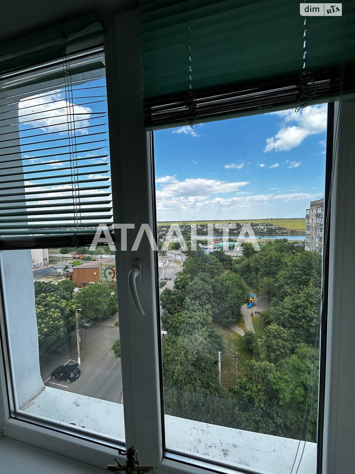 Продажа четырехкомнатной квартиры в Южному, на ул. Химиков, район Южный фото 1 Продажа четырехкомнатной квартиры в Южному, на ул. Химиков, район Южный фото 1