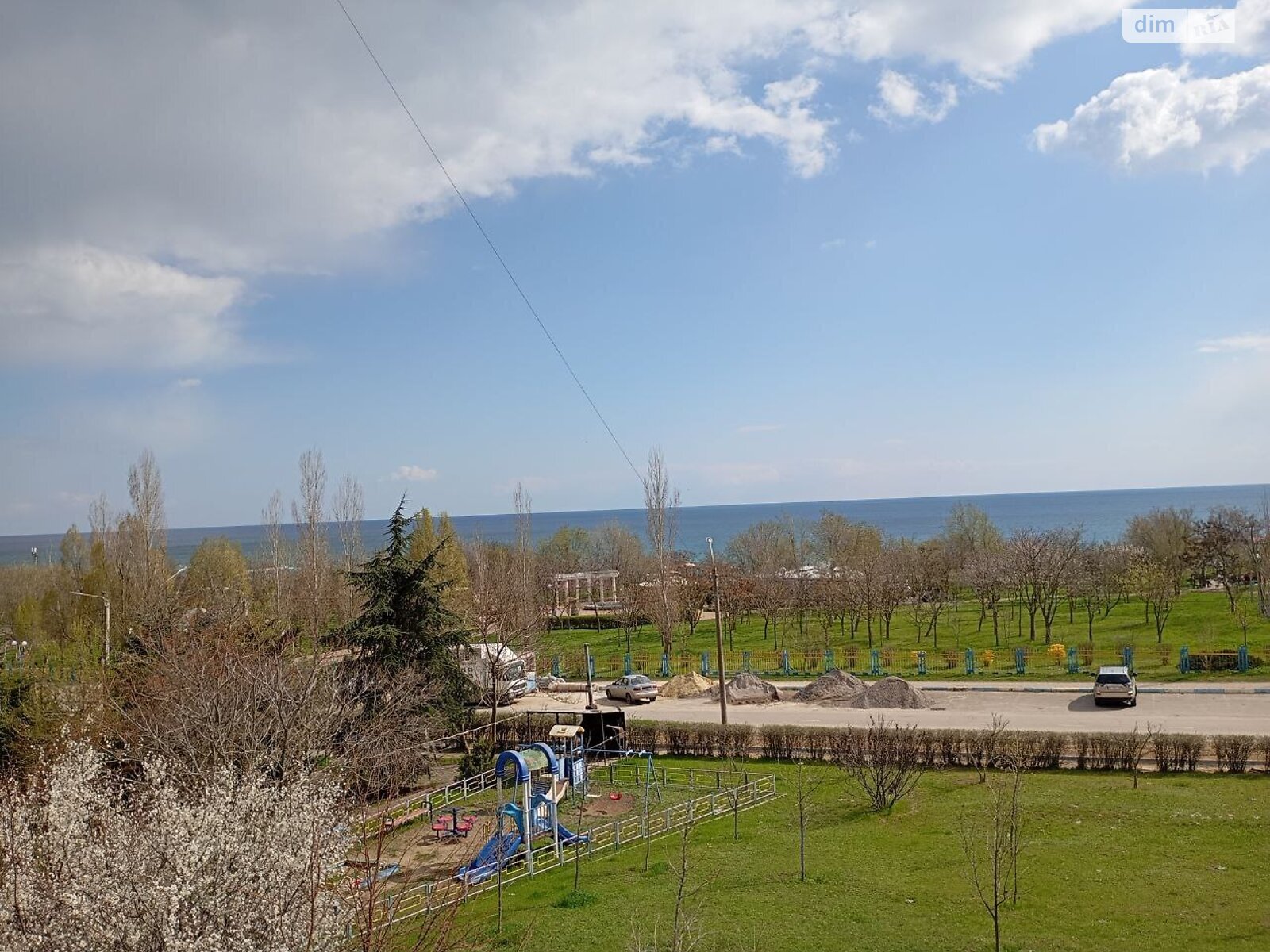 Продажа трехкомнатной квартиры в Южному, на ул. Приморская 11, район Южный фото 1 Продажа трехкомнатной квартиры в Южному, на ул. Приморская 11, район Южный фото 1