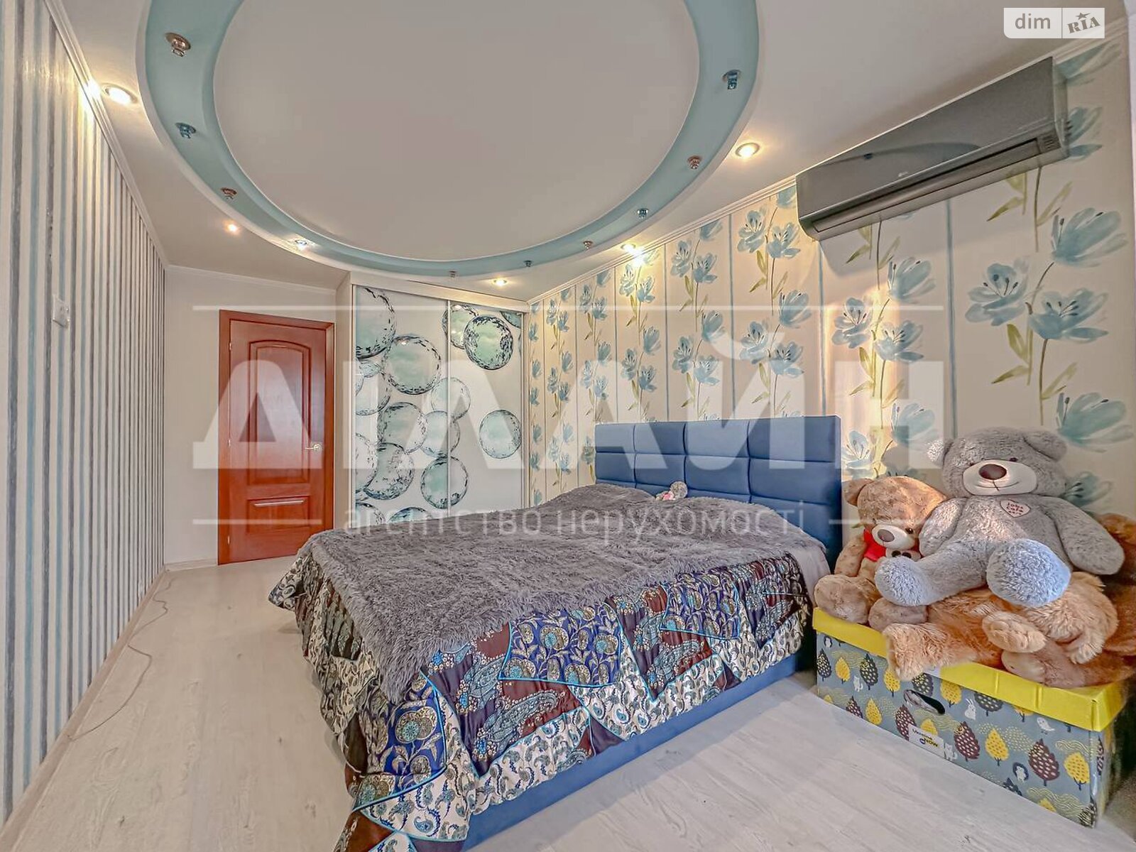 Продаж трикімнатної квартири в Запоріжжі, на вул. Чарівна 119, кв. 223, район 1-й Шевченківський фото 1 Продаж трикімнатної квартири в Запоріжжі, на вул. Чарівна 119, кв. 223, район 1-й Шевченківський фото 1