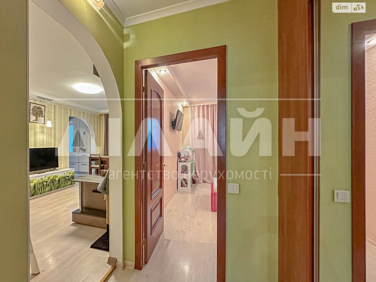Продаж трикімнатної квартири в Запоріжжі, на вул. Чарівна 119, кв. 223, район 1-й Шевченківський фото 1 Продаж трикімнатної квартири в Запоріжжі, на вул. Чарівна 119, кв. 223, район 1-й Шевченківський фото 1