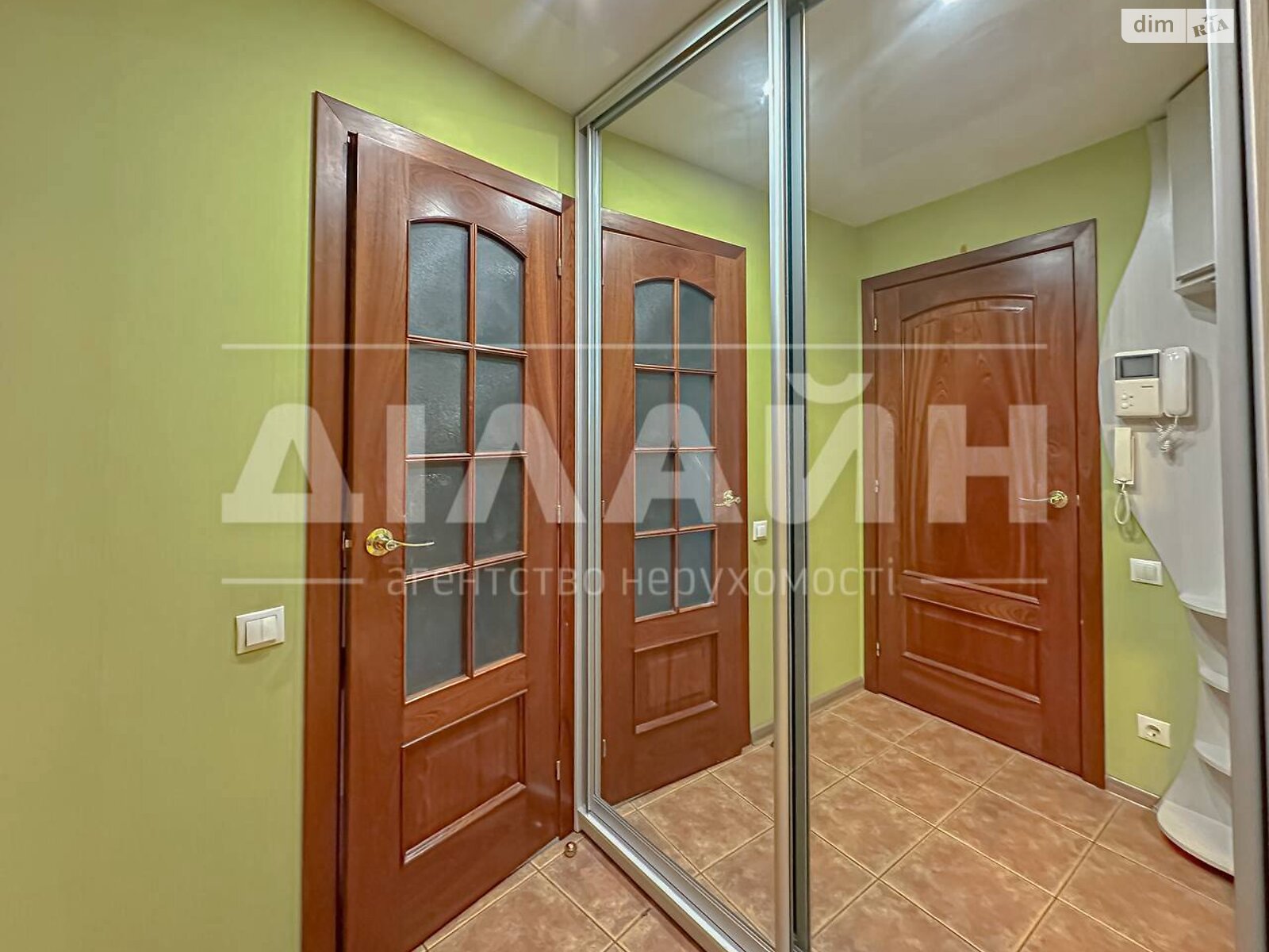 Продаж трикімнатної квартири в Запоріжжі, на вул. Чарівна 119, кв. 223, район 1-й Шевченківський фото 1 Продаж трикімнатної квартири в Запоріжжі, на вул. Чарівна 119, кв. 223, район 1-й Шевченківський фото 1