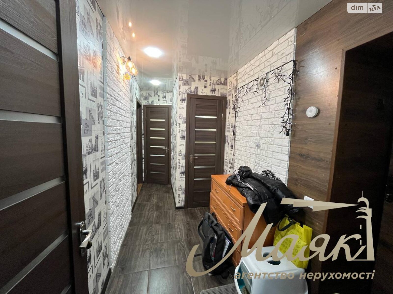 Продажа двухкомнатной квартиры в Запорожье, на ул. Краснова Николая 1А, район 2-й Шевченковский фото 1 Продажа двухкомнатной квартиры в Запорожье, на ул. Краснова Николая 1А, район 2-й Шевченковский фото 1