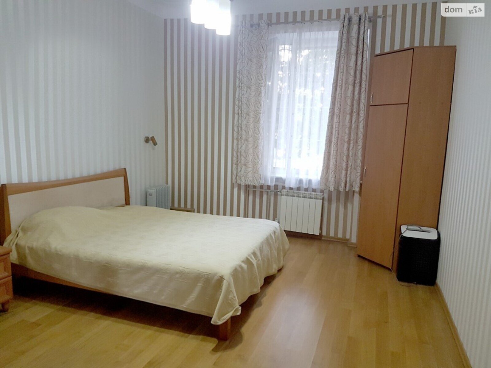 Продажа четырехкомнатной квартиры в Запорожье, на ул. Жуковского 76А, район Александровский (Жовтневый) фото 1
