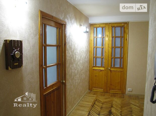 Продажа трехкомнатной квартиры в Запорожье, на ул. Украинская 31 район Александровский (Жовтневый) фото 1 Продажа трехкомнатной квартиры в Запорожье, на ул. Украинская 31 район Александровский (Жовтневый) фото 1