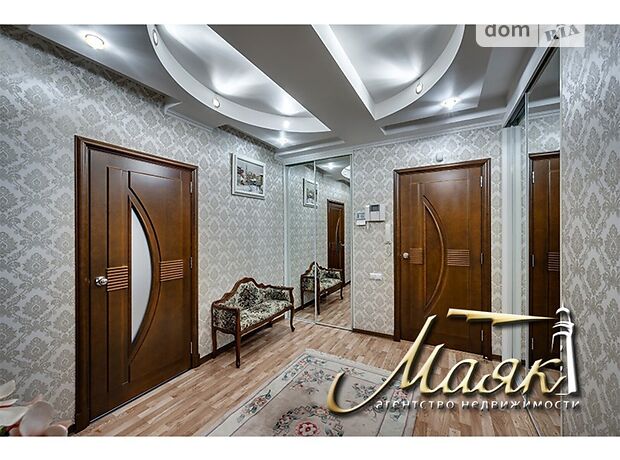 Продажа четырехкомнатной квартиры в Запорожье, на ул. Александровская, район Александровский (Жовтневый) фото 1 Продажа четырехкомнатной квартиры в Запорожье, на ул. Александровская, район Александровский (Жовтневый) фото 1