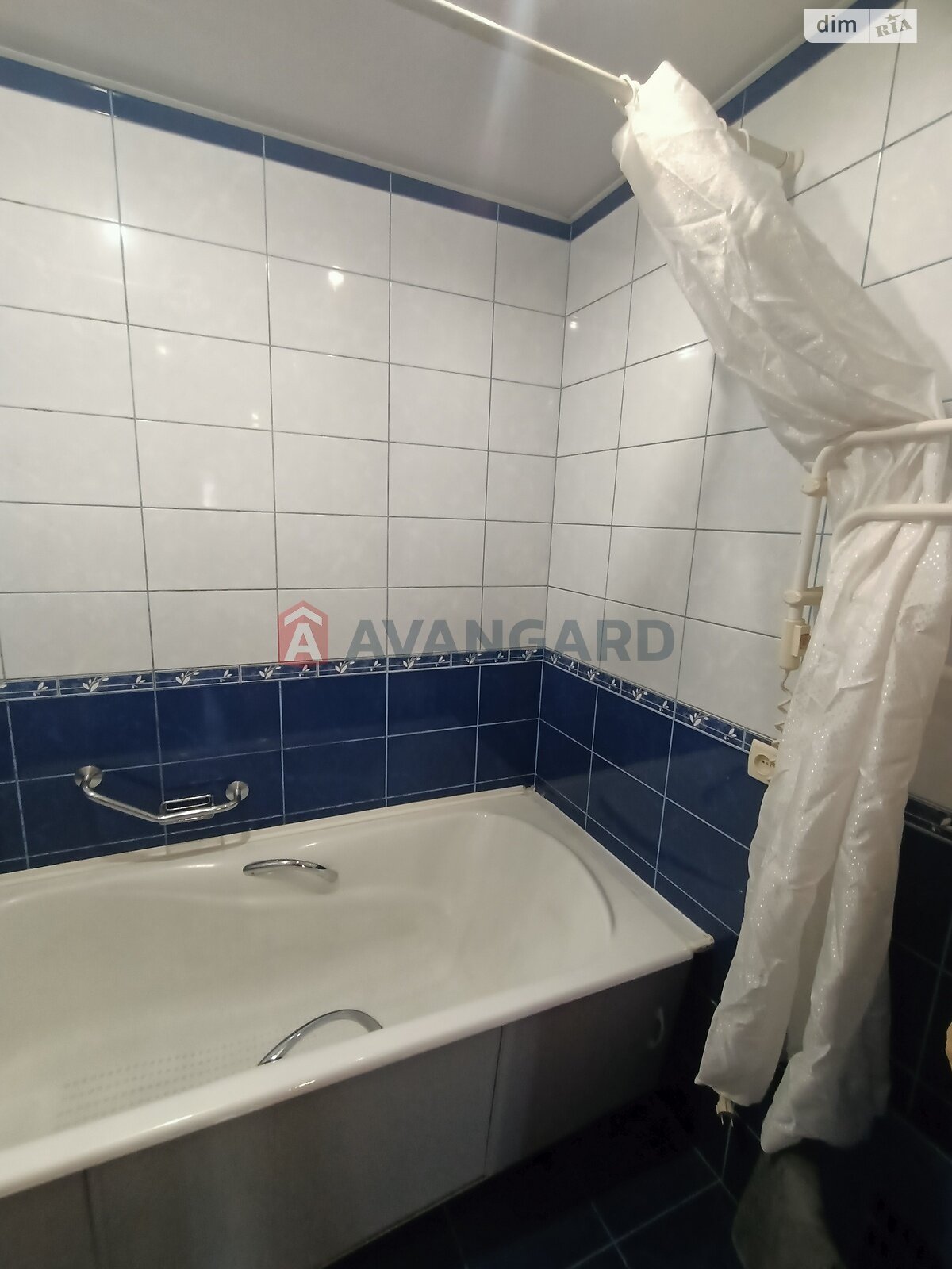 Продаж двокімнатної квартири в Запоріжжі, на вул. Амосова академіка 63, район Олександрівський (Жовтневий) фото 2 Продаж двокімнатної квартири в Запоріжжі, на вул. Амосова академіка 63, район Олександрівський (Жовтневий) фото 2
