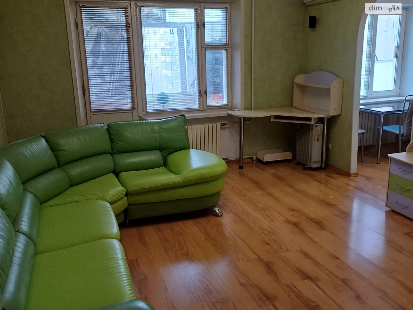 Продаж трикімнатної квартири в Запоріжжі, на вул. Шкільна, район Олександрівський (Жовтневий) фото 1 Продаж трикімнатної квартири в Запоріжжі, на вул. Шкільна, район Олександрівський (Жовтневий) фото 1
