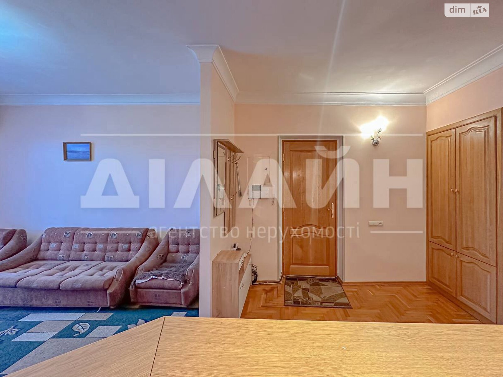 Продажа трехкомнатной квартиры в Запорожье, на просп. Соборный 58, район Александровский (Жовтневый) фото 1 Продажа трехкомнатной квартиры в Запорожье, на просп. Соборный 58, район Александровский (Жовтневый) фото 1
