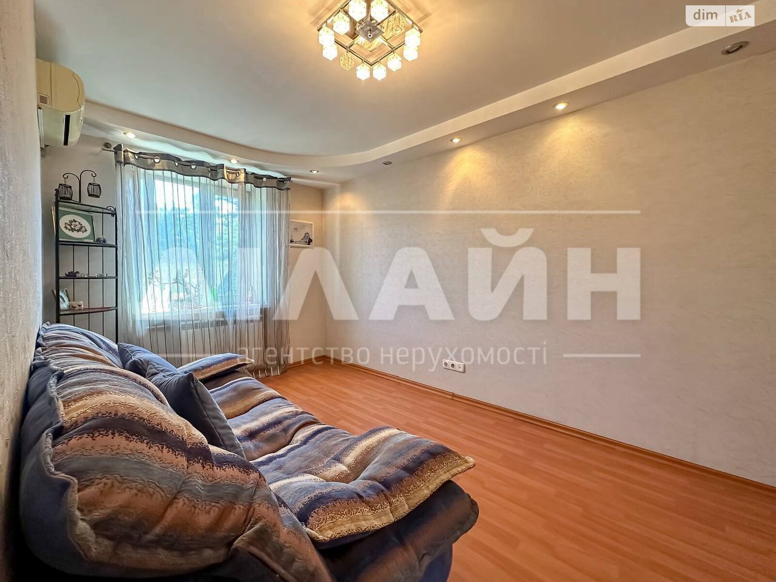 Продаж трикімнатної квартири в Запоріжжі, на просп. Соборний 154Б, район Олександрівський (Жовтневий) фото 1 Продаж трикімнатної квартири в Запоріжжі, на просп. Соборний 154Б, район Олександрівський (Жовтневий) фото 1