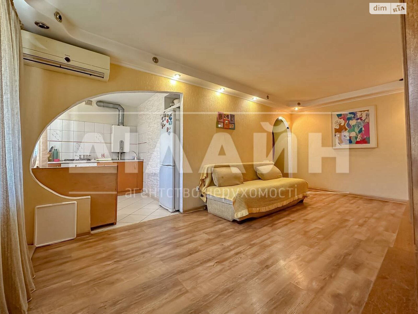 Продаж трикімнатної квартири в Запоріжжі, на просп. Соборний 154Б, район Олександрівський (Жовтневий) фото 1 Продаж трикімнатної квартири в Запоріжжі, на просп. Соборний 154Б, район Олександрівський (Жовтневий) фото 1