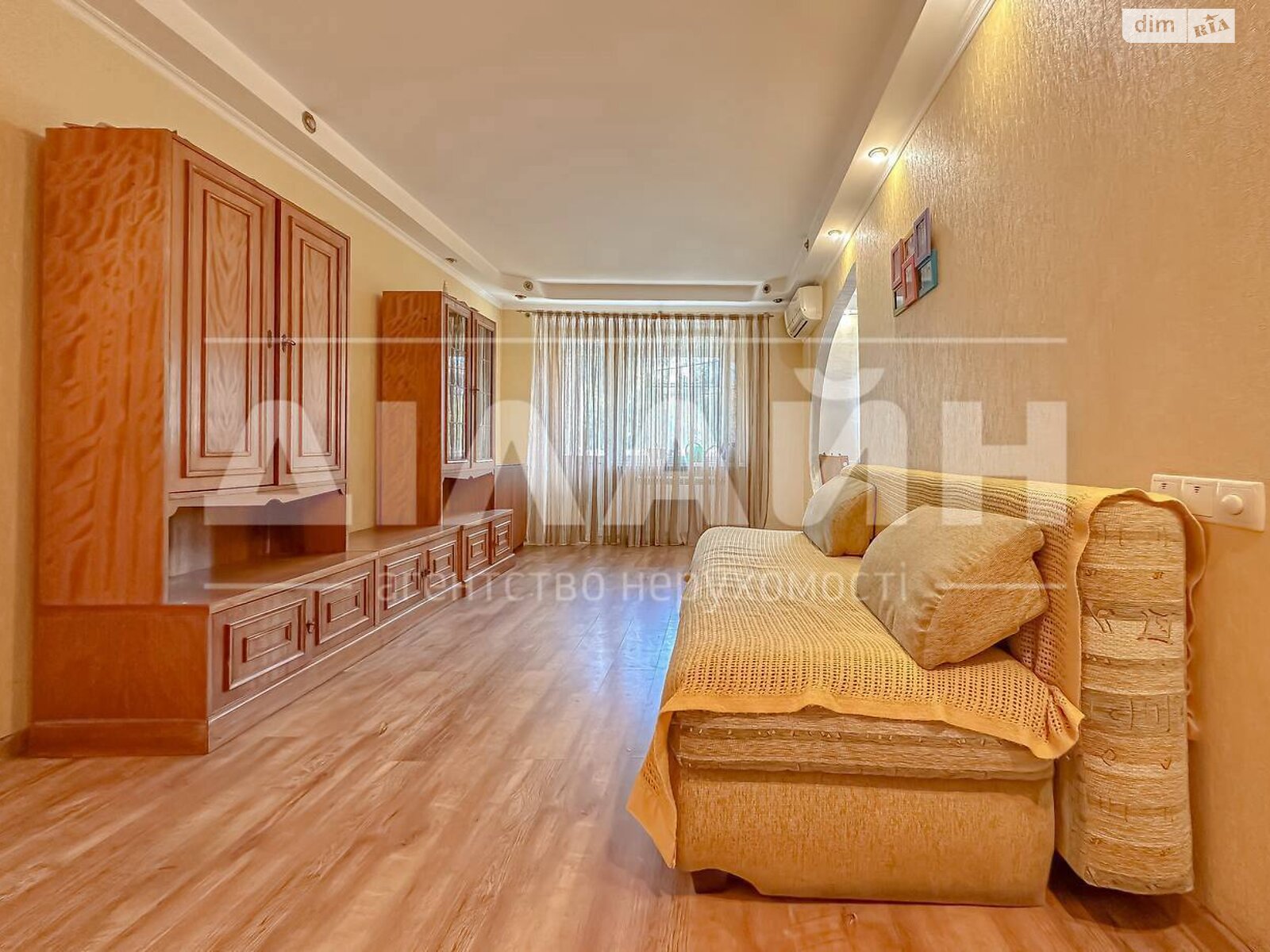 Продаж трикімнатної квартири в Запоріжжі, на просп. Соборний 154Б, район Олександрівський (Жовтневий) фото 1 Продаж трикімнатної квартири в Запоріжжі, на просп. Соборний 154Б, район Олександрівський (Жовтневий) фото 1