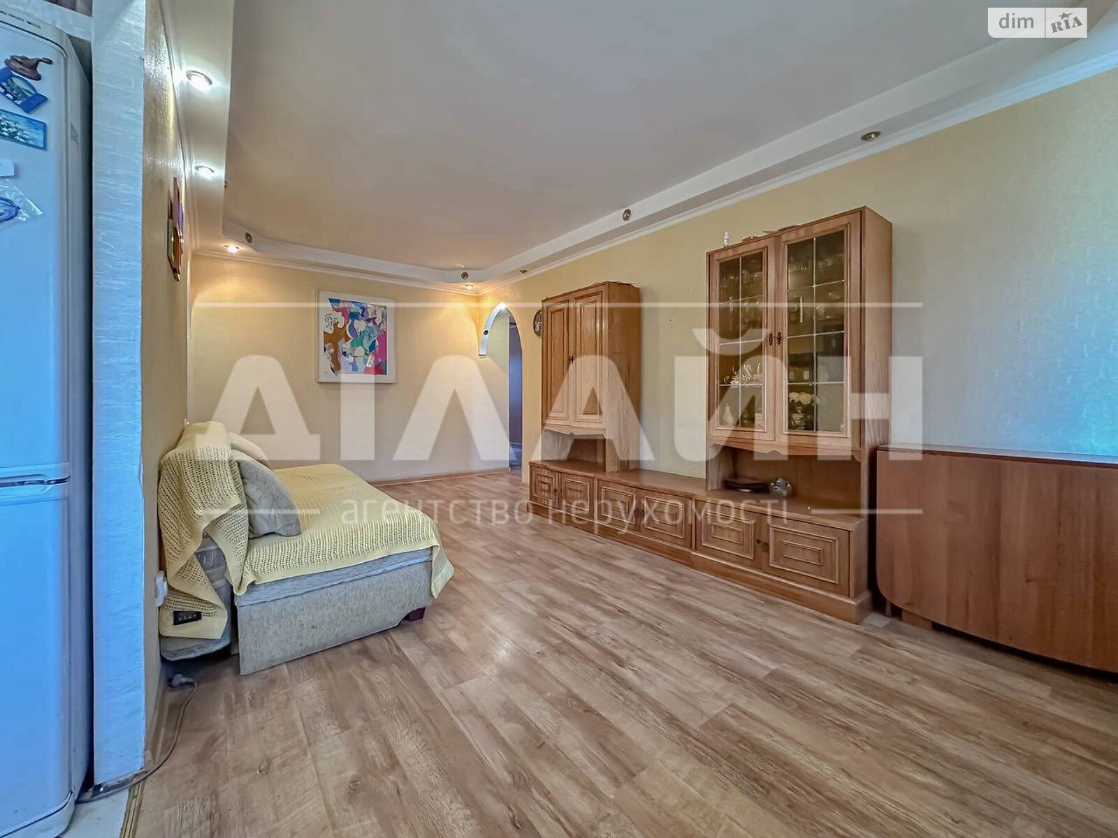 Продаж трикімнатної квартири в Запоріжжі, на просп. Соборний 154Б, район Олександрівський (Жовтневий) фото 1 Продаж трикімнатної квартири в Запоріжжі, на просп. Соборний 154Б, район Олександрівський (Жовтневий) фото 1