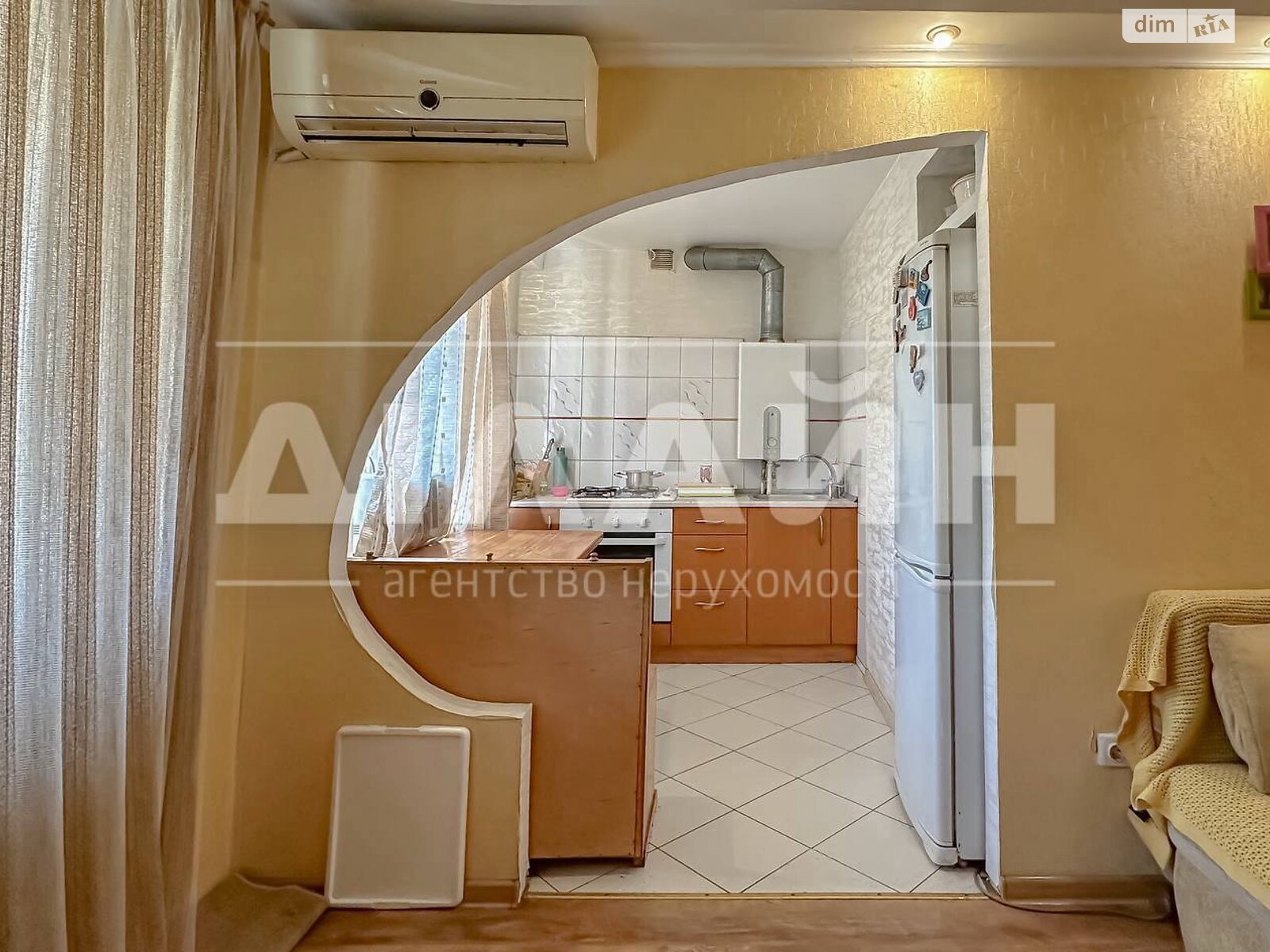 Продаж трикімнатної квартири в Запоріжжі, на просп. Соборний 154Б, район Олександрівський (Жовтневий) фото 1 Продаж трикімнатної квартири в Запоріжжі, на просп. Соборний 154Б, район Олександрівський (Жовтневий) фото 1