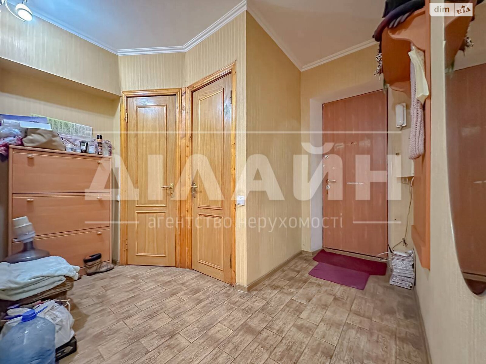 Продаж трикімнатної квартири в Запоріжжі, на просп. Соборний 154Б, район Олександрівський (Жовтневий) фото 1 Продаж трикімнатної квартири в Запоріжжі, на просп. Соборний 154Б, район Олександрівський (Жовтневий) фото 1