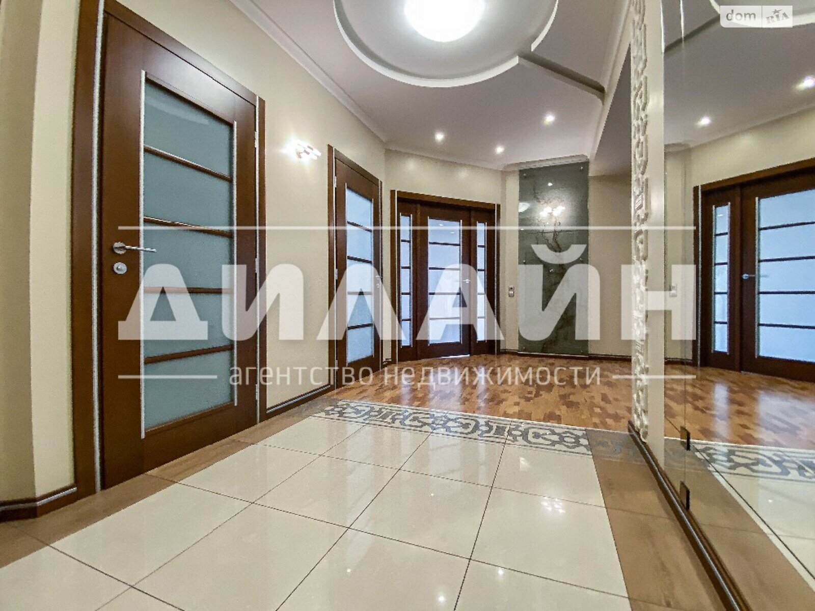 Продажа трехкомнатной квартиры в Запорожье, на ул. Святого Николая, район Александровский (Жовтневый) фото 1