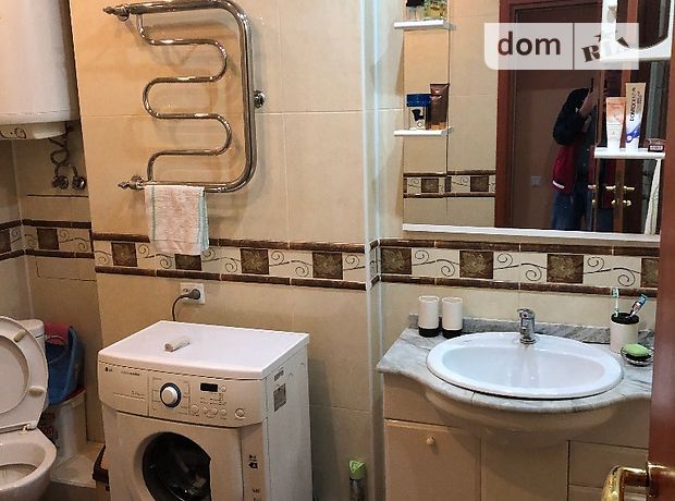 Продажа трехкомнатной квартиры в Запорожье, на Александровская(дзержинского) 68, район Александровский (Жовтневый) фото 1 Продажа трехкомнатной квартиры в Запорожье, на Александровская(дзержинского) 68, район Александровский (Жовтневый) фото 1