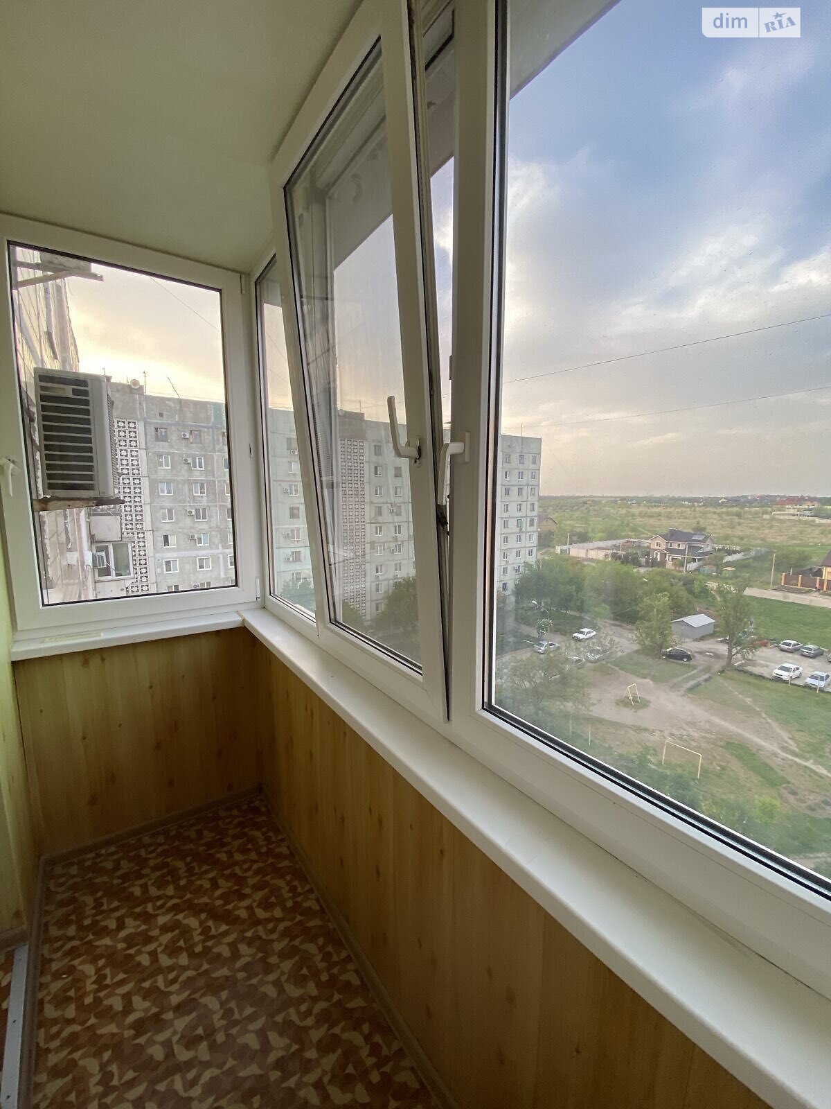 Продажа трехкомнатной квартиры в Запорожье, на ул. Днепровские пороги, район Бородинский фото 1