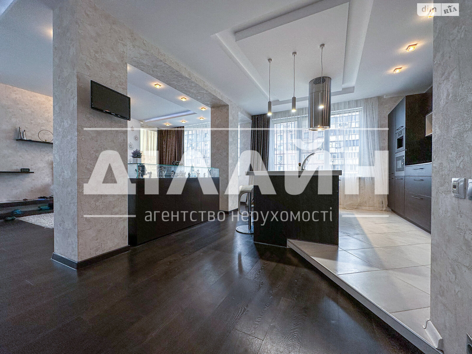 Продаж трикімнатної квартири в Запоріжжі, на вул. Дніпровські пороги 15А, район Бородинський фото 1