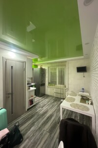 Продажа трехкомнатной квартиры в Запорожье, на ул. Днепровские пороги, район Бородинский фото 2