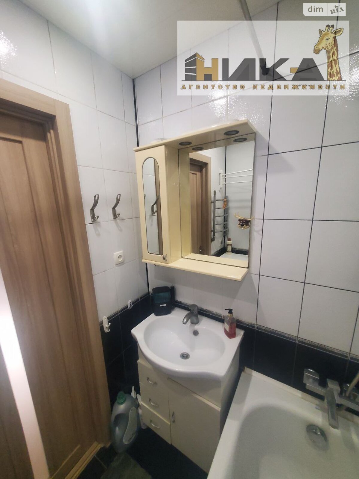 Продажа трехкомнатной квартиры в Запорожье, на ул. Петра Сагайдачного 16, район Бородинский фото 1 Продажа трехкомнатной квартиры в Запорожье, на ул. Петра Сагайдачного 16, район Бородинский фото 1