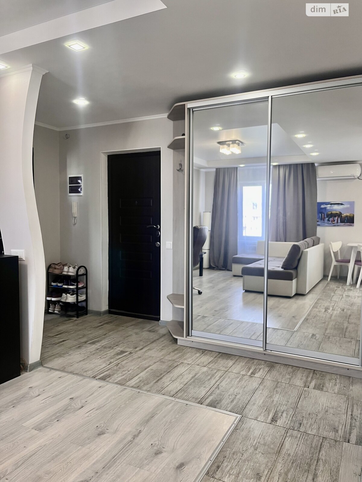 Продажа двухкомнатной квартиры в Запорожье, на ул. Товарищеская, район Бородинский фото 1 Продажа двухкомнатной квартиры в Запорожье, на ул. Товарищеская, район Бородинский фото 1