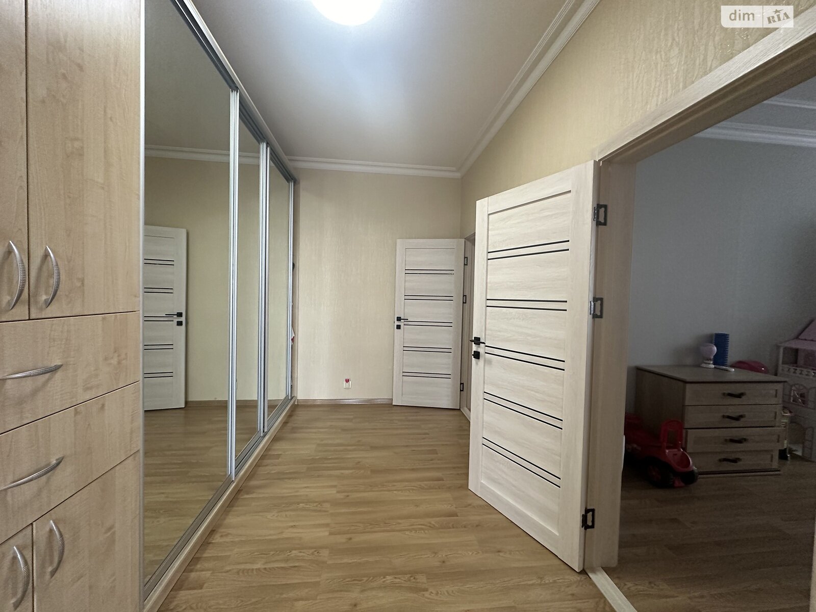 Продажа трехкомнатной квартиры в Запорожье, на ул. Розваги, район Днепровский (Ленинский) фото 1 Продажа трехкомнатной квартиры в Запорожье, на ул. Розваги, район Днепровский (Ленинский) фото 1