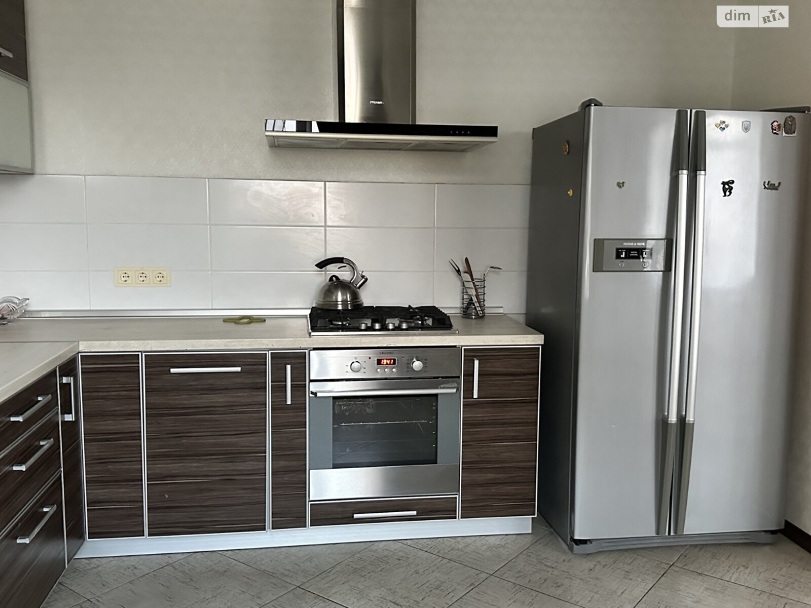 Продажа четырехкомнатной квартиры в Запорожье, на ул. Розваги 27, район Днепровский (Ленинский) фото 1 Продажа четырехкомнатной квартиры в Запорожье, на ул. Розваги 27, район Днепровский (Ленинский) фото 1