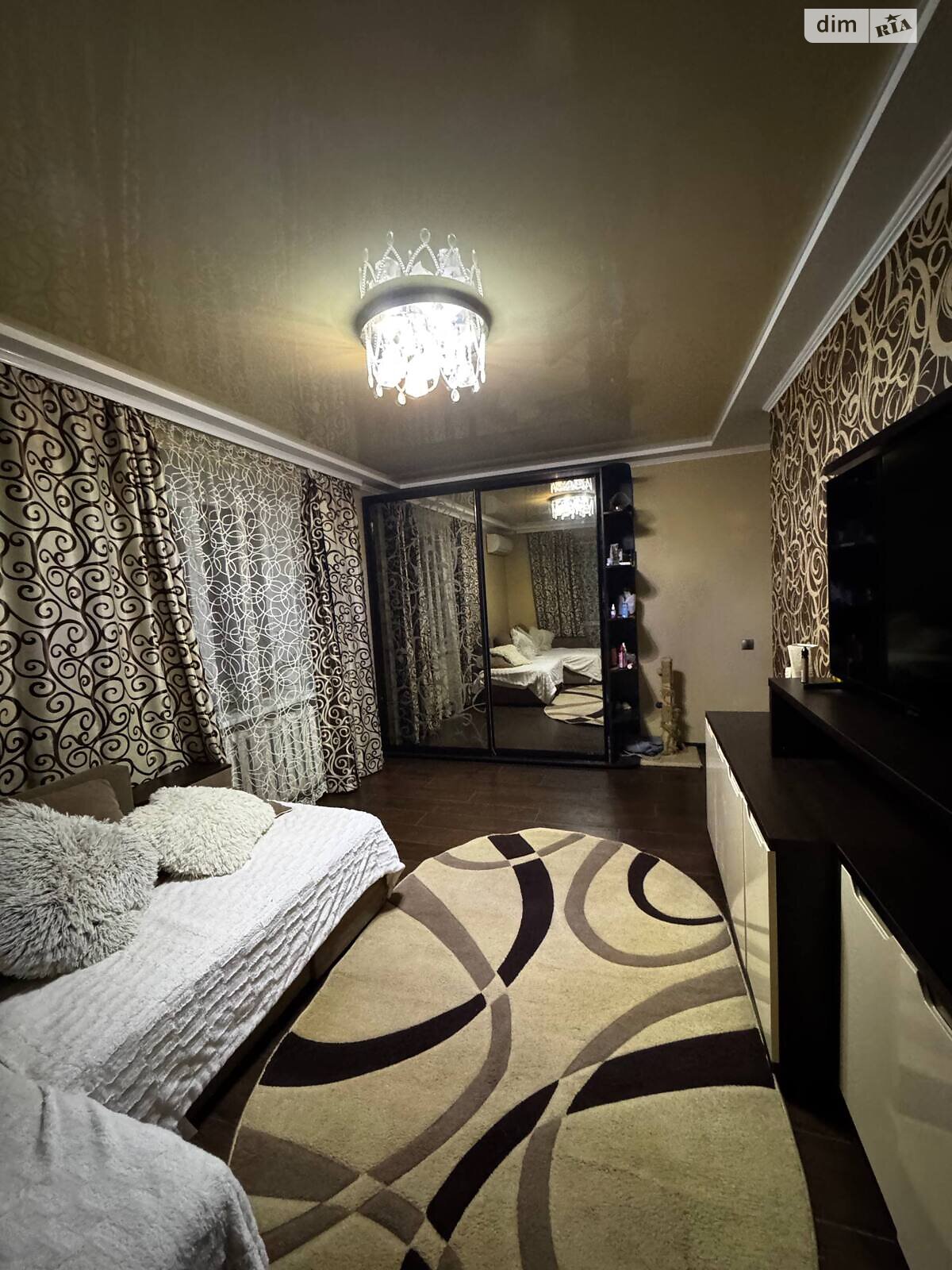 Продаж трикімнатної квартири в Запоріжжі, на вул. Щаслива 15, район Дніпровський (Ленінський) фото 1