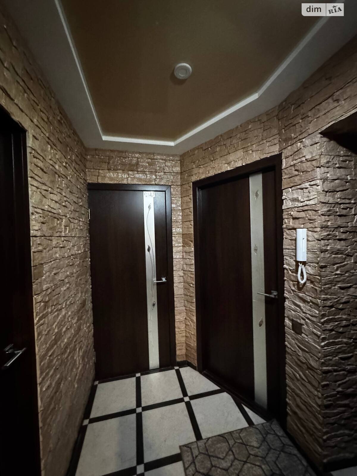 Продаж трикімнатної квартири в Запоріжжі, на вул. Щаслива 15, район Дніпровський (Ленінський) фото 1