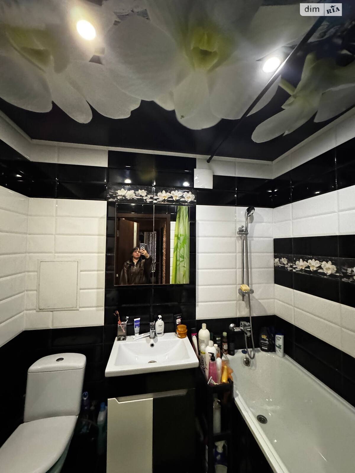 Продаж трикімнатної квартири в Запоріжжі, на вул. Щаслива 15, район Дніпровський (Ленінський) фото 1