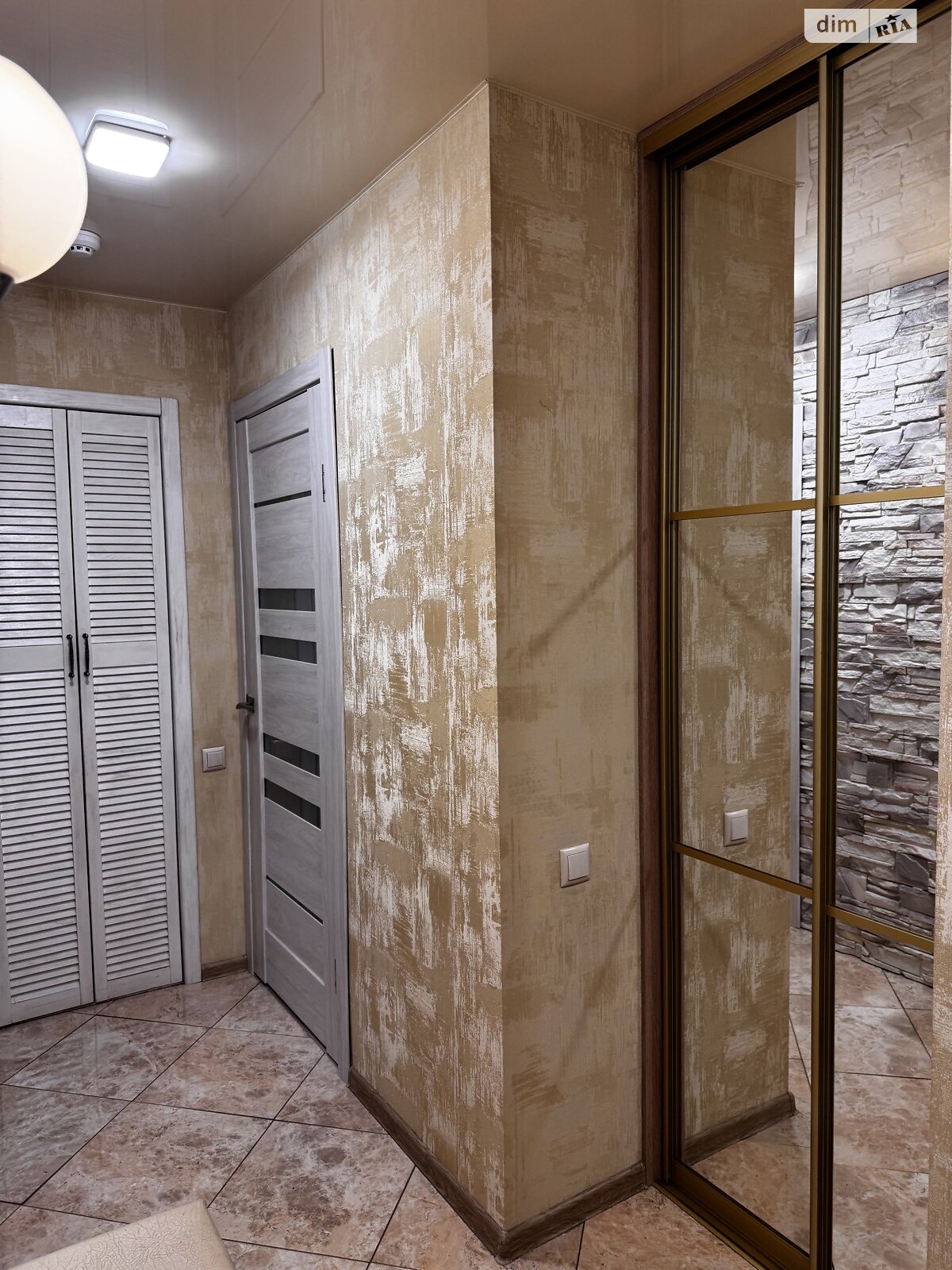 Продаж двокімнатної квартири в Запоріжжі, на вул. Олександра Говорухи 28А, район Комунарський фото 1 Продаж двокімнатної квартири в Запоріжжі, на вул. Олександра Говорухи 28А, район Комунарський фото 1