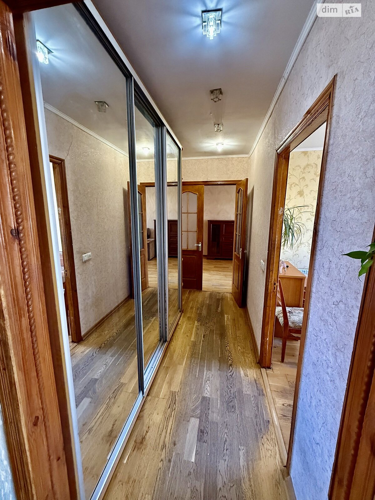 Продажа трехкомнатной квартиры в Запорожье, на ул. Автозаводская, район Коммунарский фото 1 Продажа трехкомнатной квартиры в Запорожье, на ул. Автозаводская, район Коммунарский фото 1